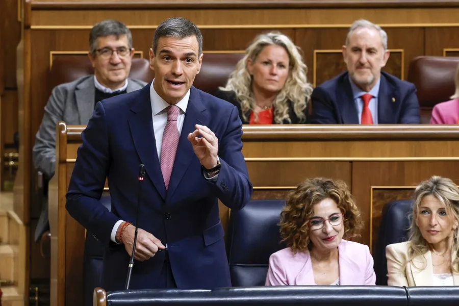 La filtración de mensajes llega al Congreso. Imagen: El presidente del Gobierno, Pedro Sánchez, en la sesión de control al Gobierno en el Congreso este miércoles, 14 de mayo. EFE