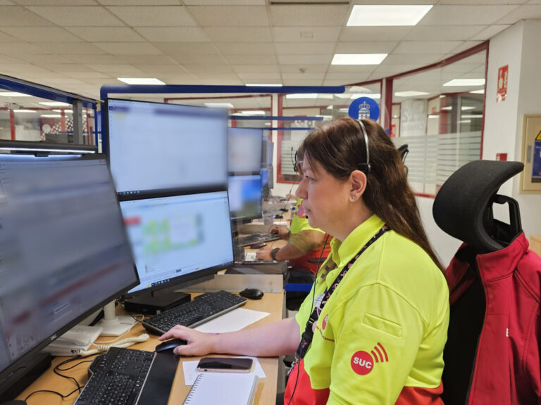 Una mujer herida tras colisionar una guagua con un coche en Gran Canaria