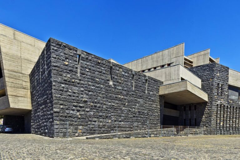 Canarias y Estado crean un comité para fijar la distribución ‘caso a caso’ de menores solicitantes de asilo