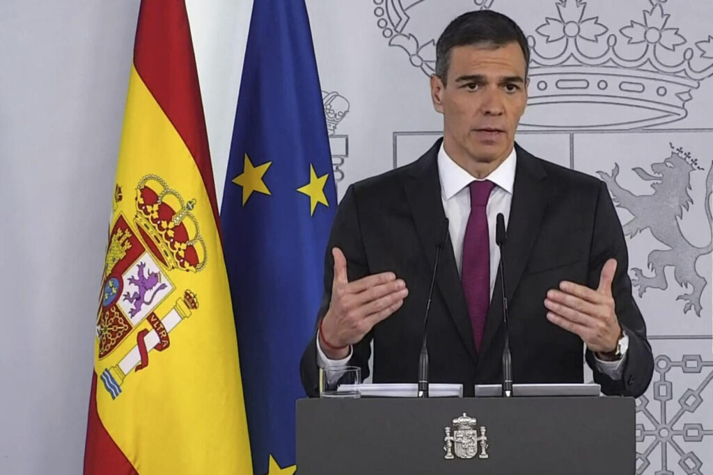 España acuerda con la OTAN no gastar un 5% del PIB en Defensa. MADRID, 22/06/2025.- Captura de video de la declaración institucional del presidente del Gobierno, Pedro Sánchez, este domingo en el Complejo de La Moncloa, en la que ha dicho que el acuerdo al que ha llegado con la OTAN para no gastar un 5 % del PIB en defensa permite a España cumplir los compromisos con la Alianza sin necesidad de incrementar su inversión en ese ámbito. EFE/Moncloa.