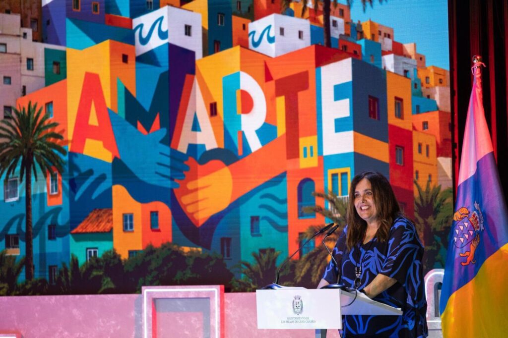 Alicia Llarena en el acto de Honores y Distinciones de Las Palmas de Gran Canaria