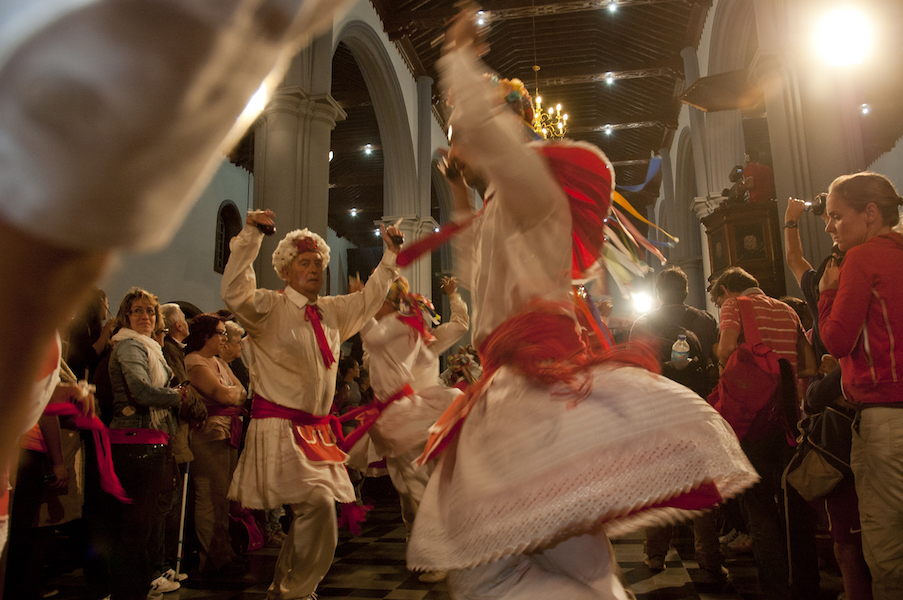 El Cabildo de El Hierro se reunirá con los presidentes de los bailarines para solucionar su participación en el camino de la Bajada de la Virgen de Los Reyes