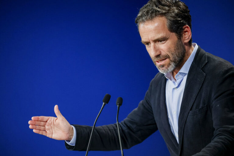 Reacciones de los partidos y grupos parlamentarios a la Ejecutiva Federal del PSOE