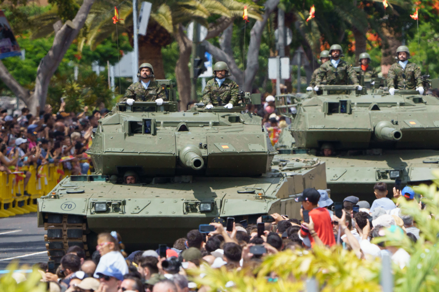 Vehículos blindados del Ejército de Tierra. EFE/Ramón de la Rocha
