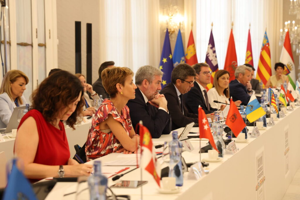 Clavijo mesa Conferencia Presidentes 2025