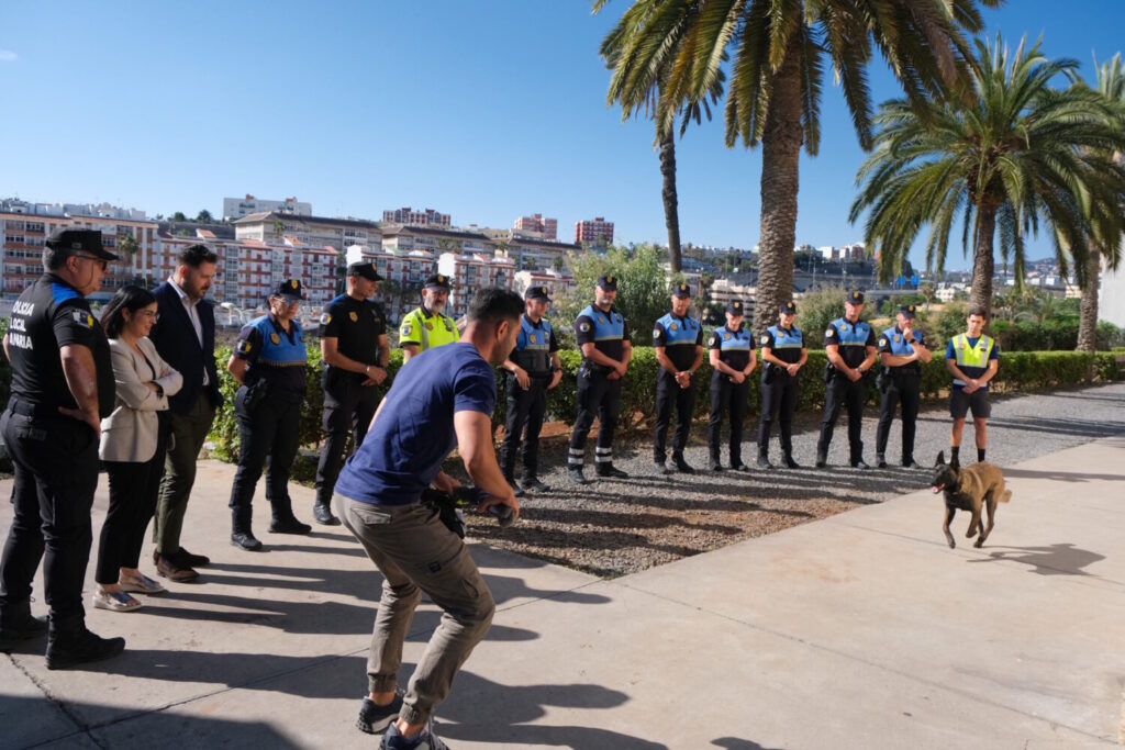 17 agentes participan en el primer curso de Guías Caninos de Las Palmas de Gran Canaria