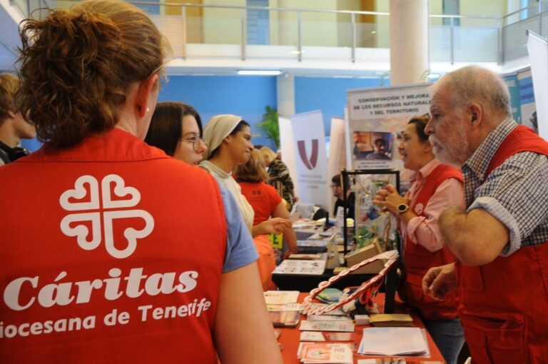 Cáritas Tenerife asiste un 70% más de personas sin hogar y avisa de emergencia silenciosa