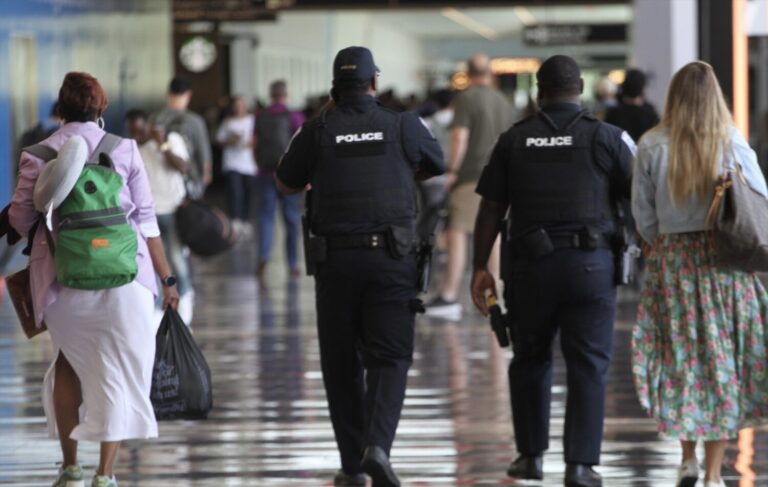 Entran en vigor las restricciones de entrada a EEUU para una veintena de países