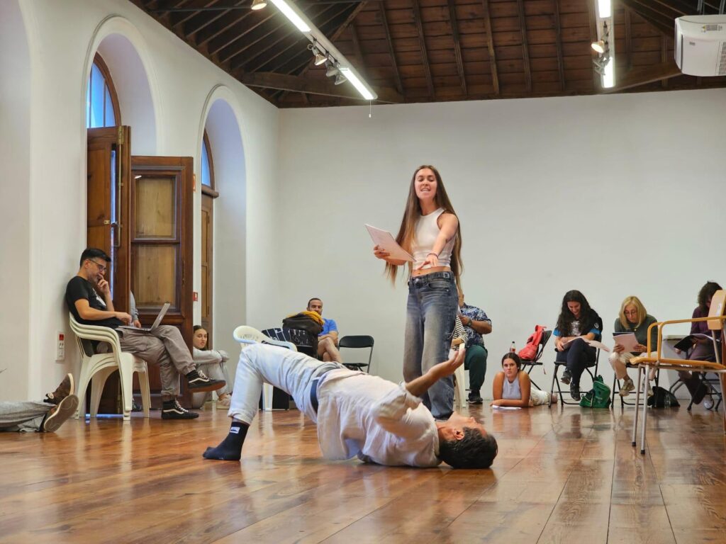 La Bajada de la Virgen de Las Nieves estrena un nuevo Carro Alegórico tras 30 años. Imagen de los ensayos del Carro Alegórico/ Ayuntamiento de Santa Cruz de La Palma.