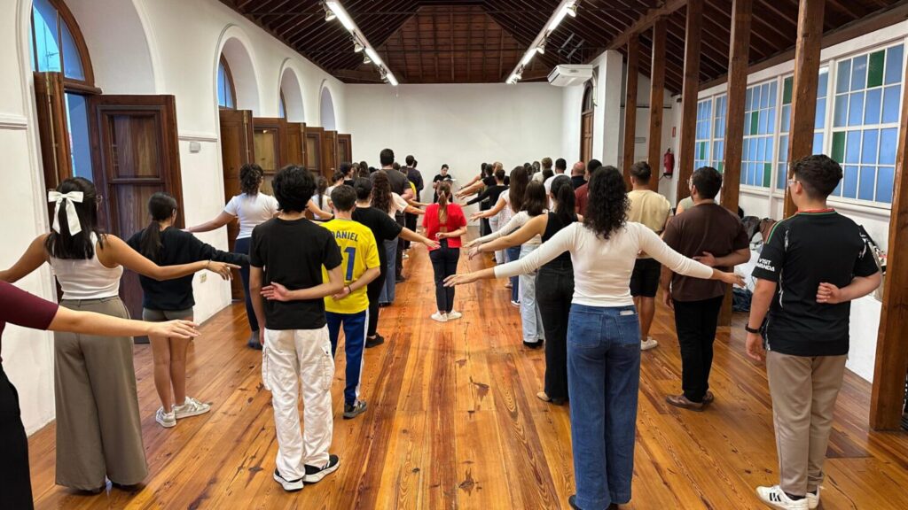 Ensayos del Minué en la Bajada de la Virgen de La Palma. Fotografía del Ayuntamiento de La Palma