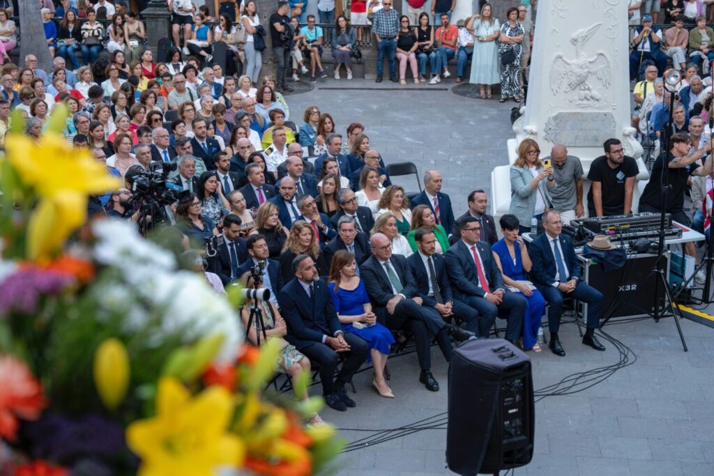 La Plaza de España durante la lectura del pregón/ Ayuntamiento de Santa Cruz de La Palma.