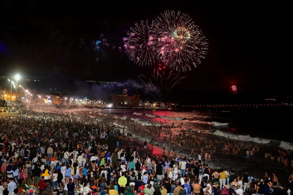 Fuegos artificiales en Las Palmas de Gran Canaria