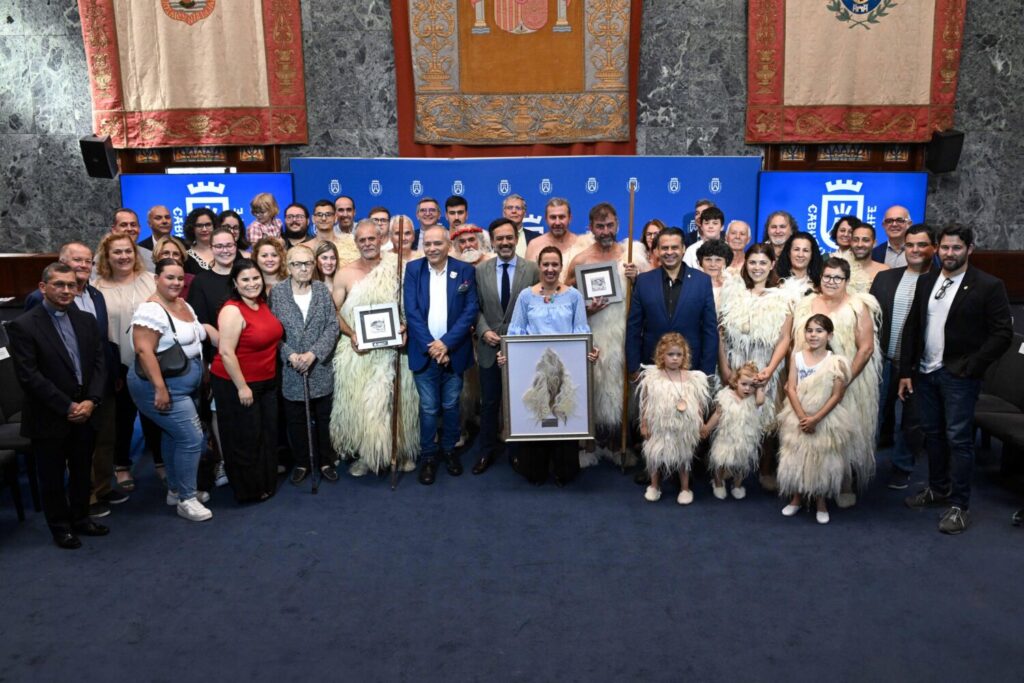 Presentación de la Medalla de Oro a los Guanches de Candelaria y Güímar/ Cabildo de Tenerife.