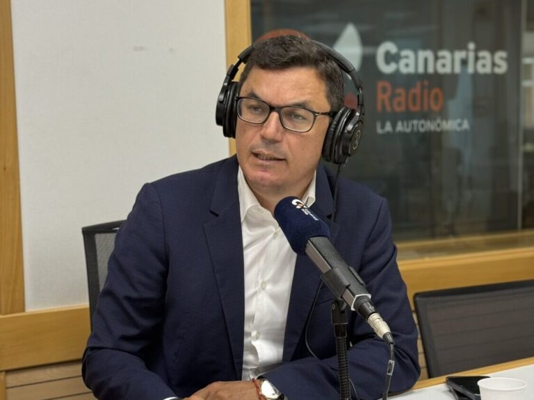 Pablo Rodríguez: «Canarias debe ser el territorio piloto del bono único de transporte para toda España»