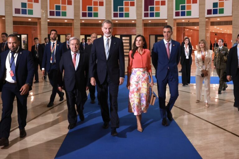 El rey pide apuntalar en Sevilla los valores del multilateralismo ante los miedos actuales