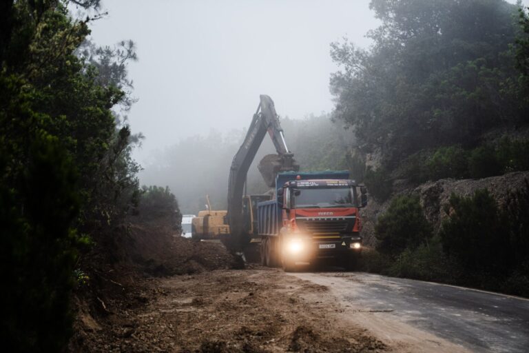 Corte parcial de la vía entre Juego de Bolas y Meriga por obras, en La Gomera