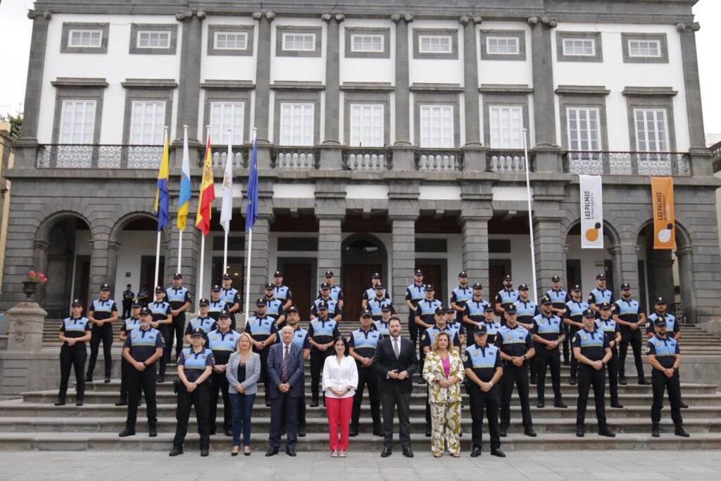 La Policía Local de Las Palmas de Gran Canaria se fortalece con 45 agentes en prácticas, 5 inspectores y 6 subinspectores/ Ayuntamiento de Las Palmas de Gran Canaria.