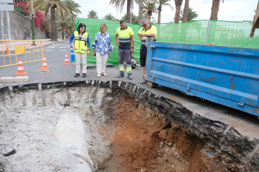 Trabajos de mejora de saneamiento de Paseo de Chil/ Ayuntamiento de Las Palmas de Gran Canaria.