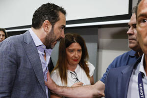 «Ni fontanera ni cobarde». La defensa de Díez y el boicot de Aldama