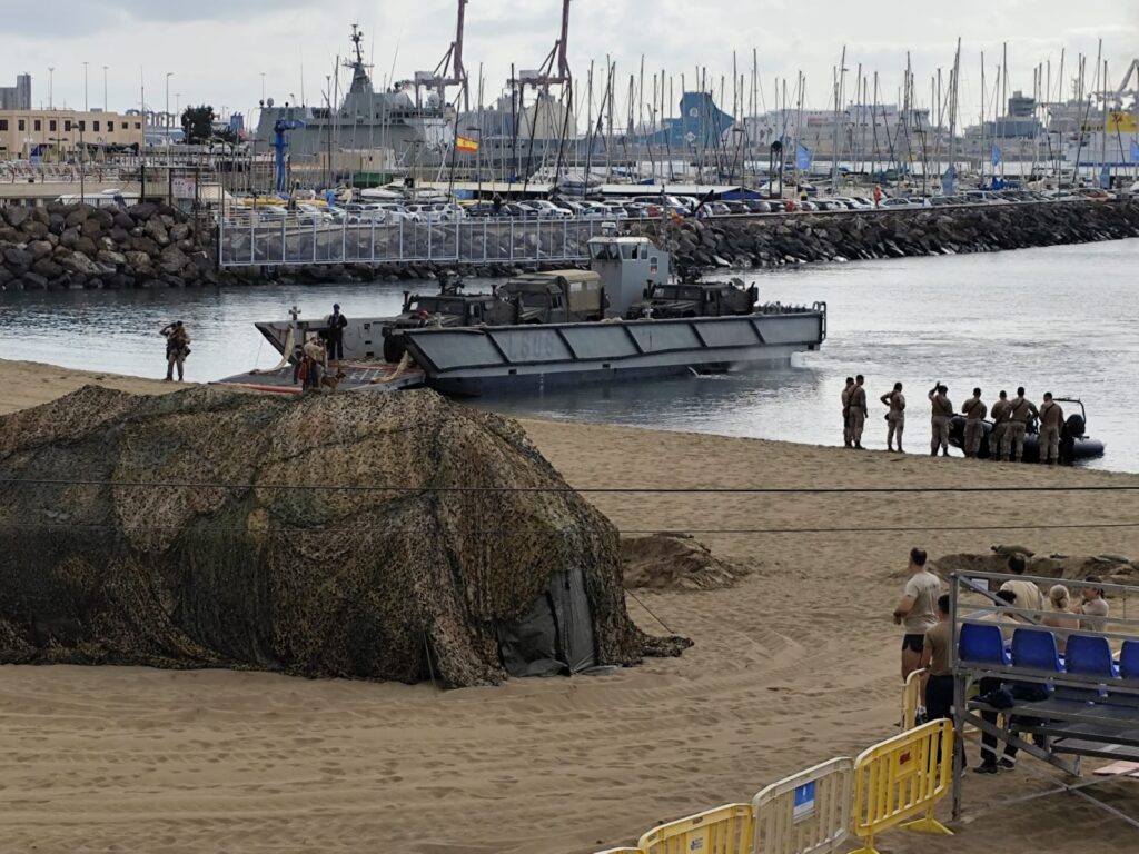 Preparativos del Día de las Fuerzas Armadas en Las Alcaravaneras