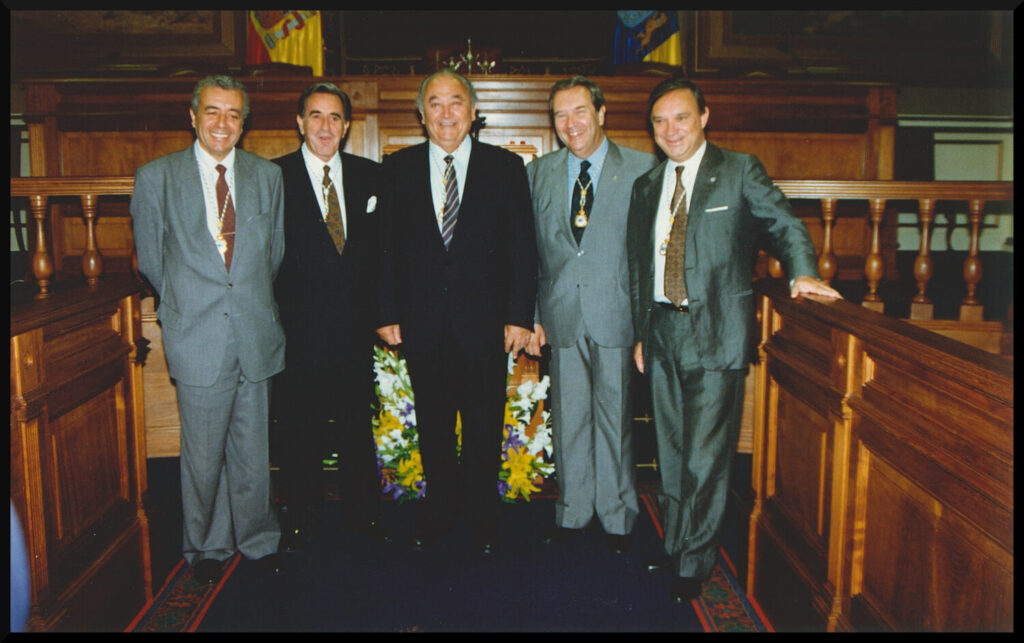 Imagen de Manuel Hermoso en el Parlamento de Canarias