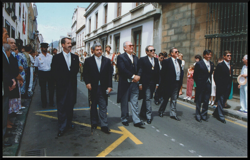 Imagen de Manuel Hermoso en el Parlamento de Canarias