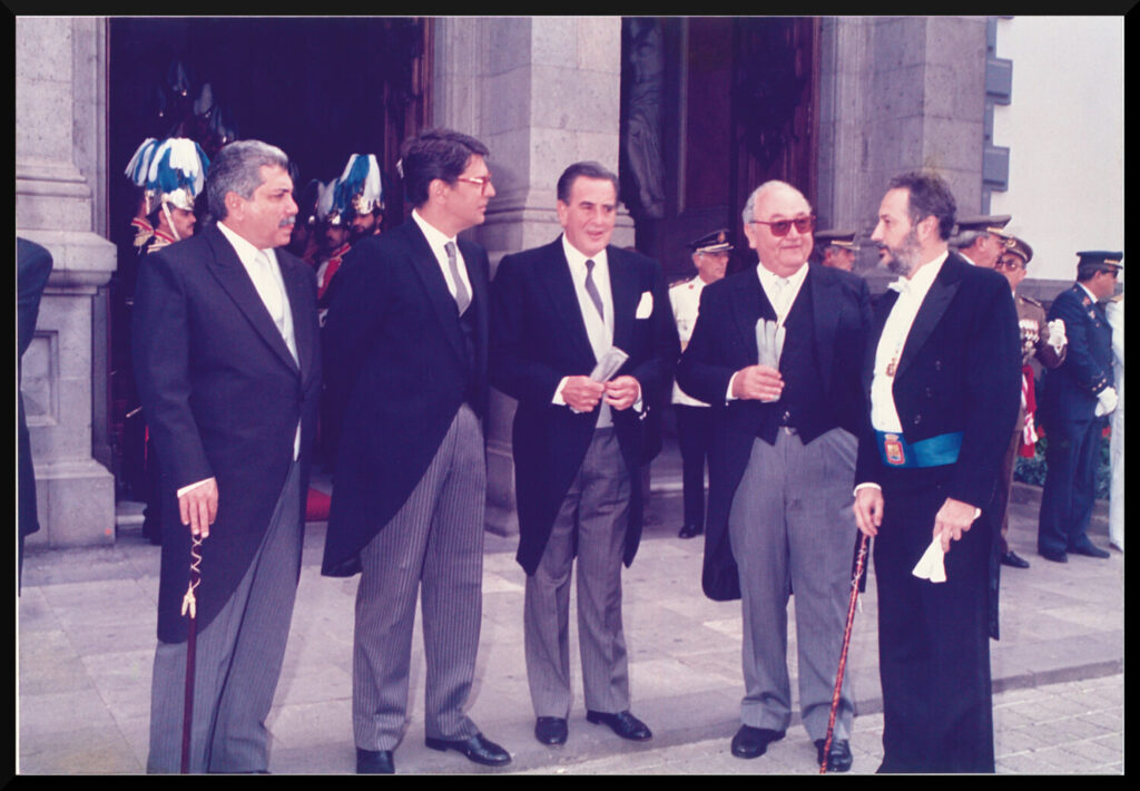 Imagen de Manuel Hermoso en el Parlamento de Canarias