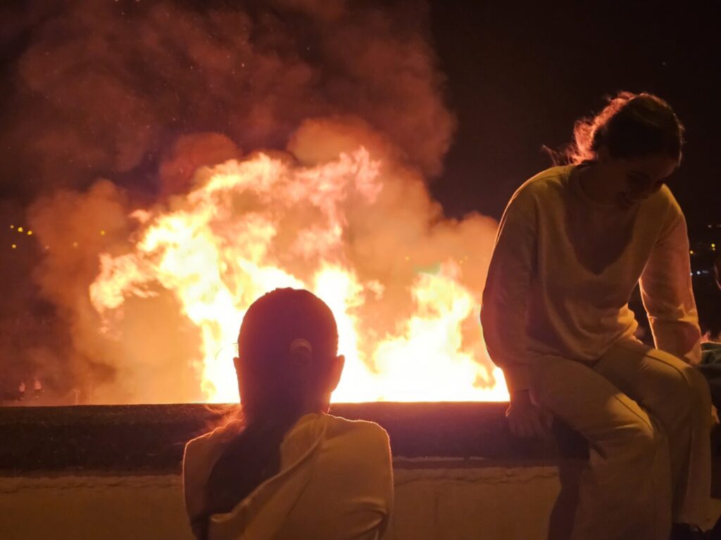Miles de personas disfrutaron de la Noche de San Juan en Telde