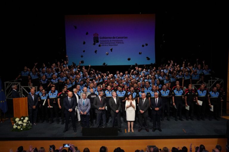 Clavijo: “Seguimos dando pasos para construir un sistema de seguridad adaptado a la realidad de Canarias”