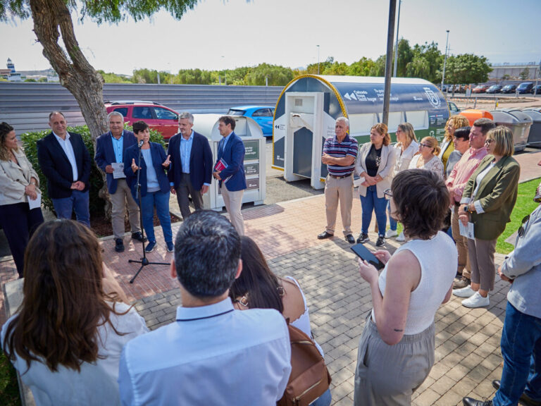 Tenerife y San Miguel de Abona inician un proyecto piloto de recogida de ropa, calzado y textil del hogar