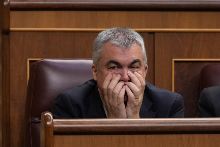 Santos Cerdán entrega su acta de diputado