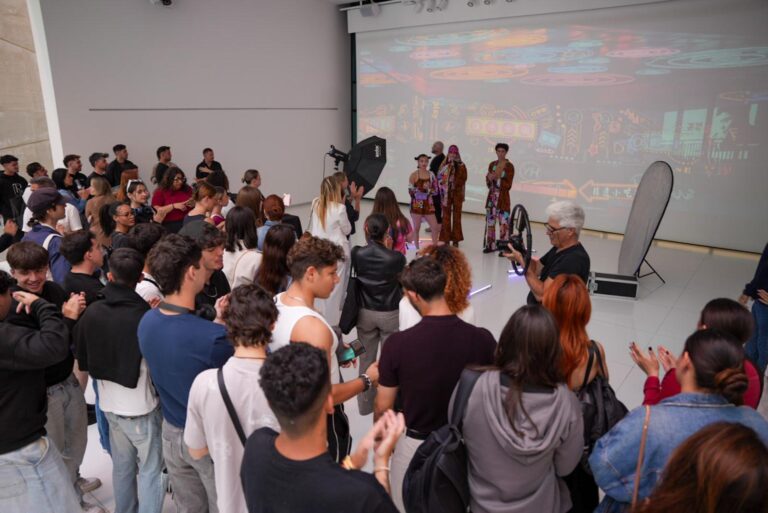 Tenerife Moda ofrece una master class para mostrar el proceso de una editorial de moda