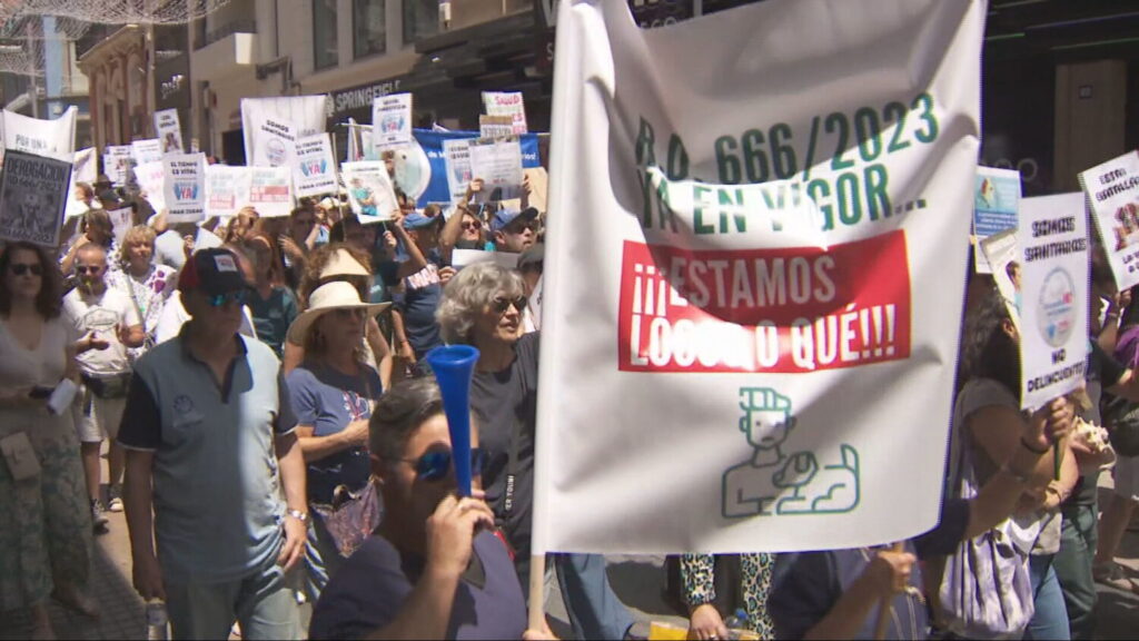 Decenas de personas protestan contra la ley del medicamento veterinario. Imagen de recurso RTVC