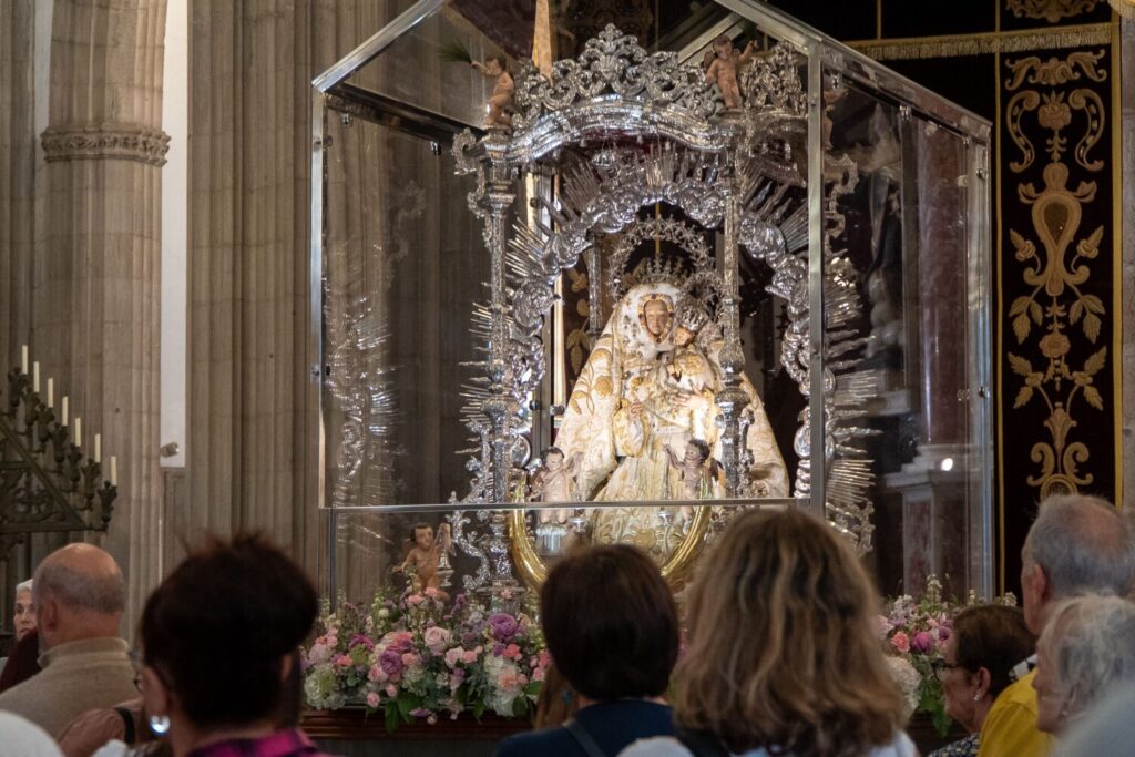 La Virgen del Pino inició su Bajada el 31 de mayo, quince días después regresa a su santuario en Teror / Diócesis de Canarias
