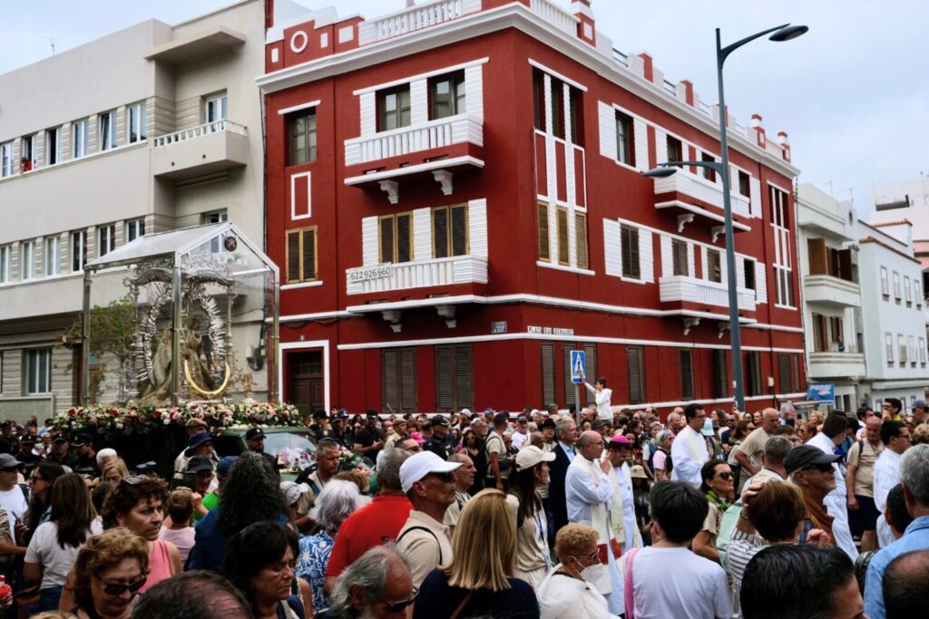 La Virgen del Pino durante una de las procesiones por Las Palmas de Gran Canaria / Ayuntamiento de Las Palmas de Gran Canaria 