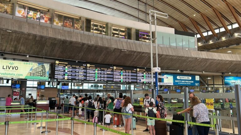 La baja visibilidad en el Aeropuerto Tenerife Norte obliga a desviar varios vuelos