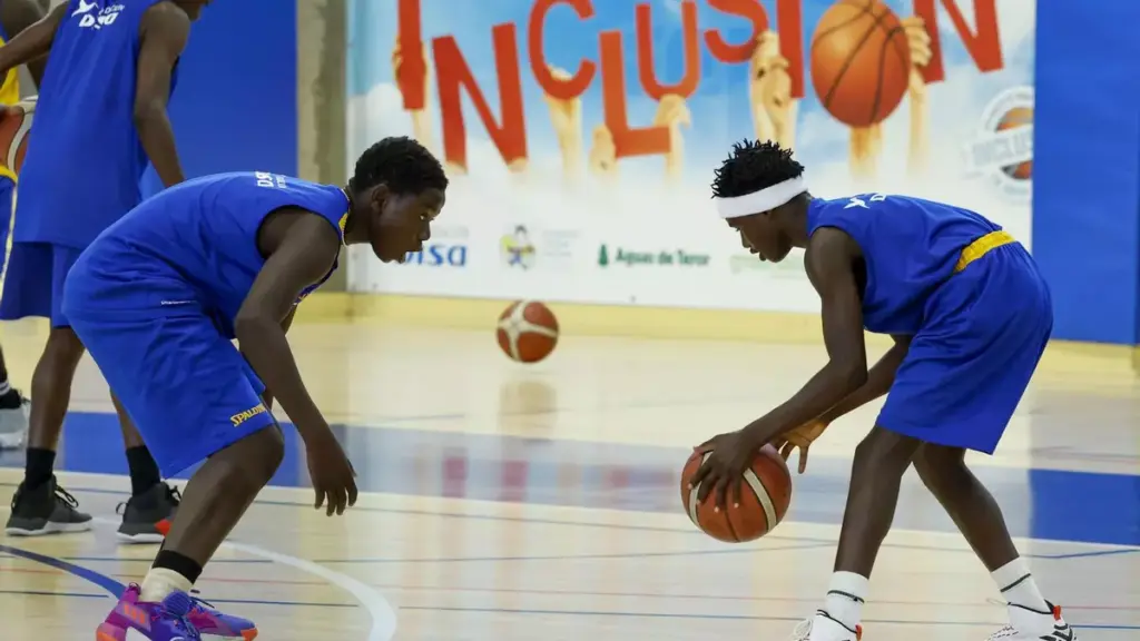 Proyecto Nexo, una vía de integración de menores migrantes a través del baloncesto