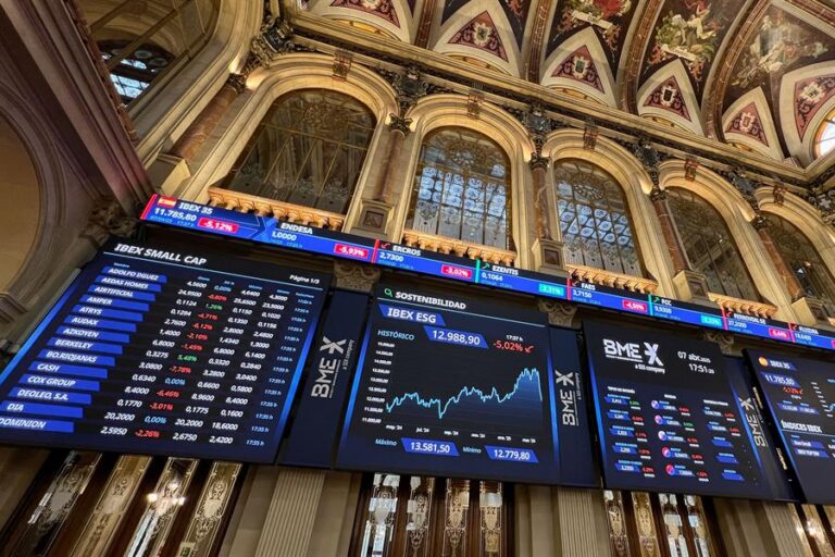 La Bolsa española sube el 0,38 %, pendiente de la inflación y de negociaciones comerciales