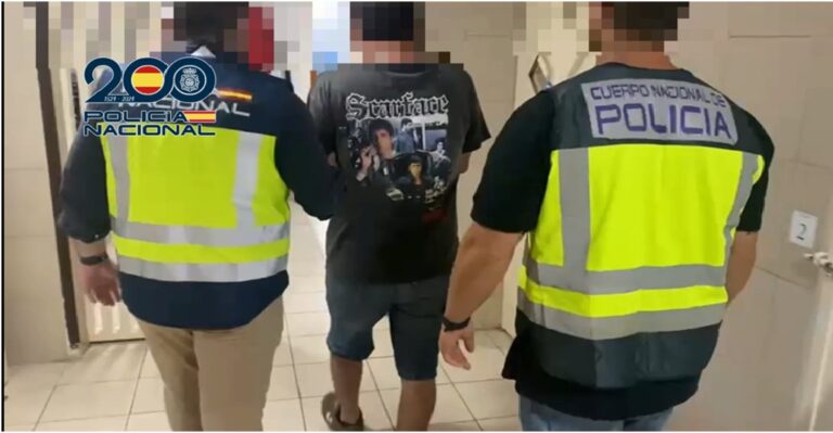 La Policía Nacional detiene a un varón por apuñalar a otro en la vía pública