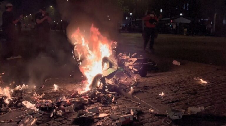 Disturbios en París tras la victoria del PSG en la Champions