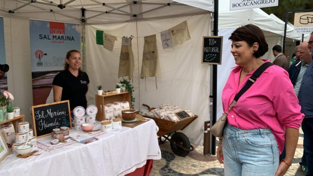 La feria se celebra durante hasta el 8 de junio, de 09.00 a 14.00 horas, y forma parte de las actividades del programa de las Fiestas de San Juan Bautista