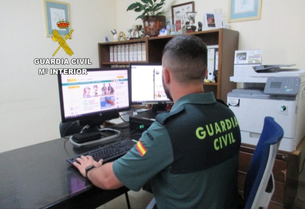 Detenido un corredor de seguros por estafar 130.000 euros en pólizas falsas. Imagen de archivo cedida por la Guardia Civil.