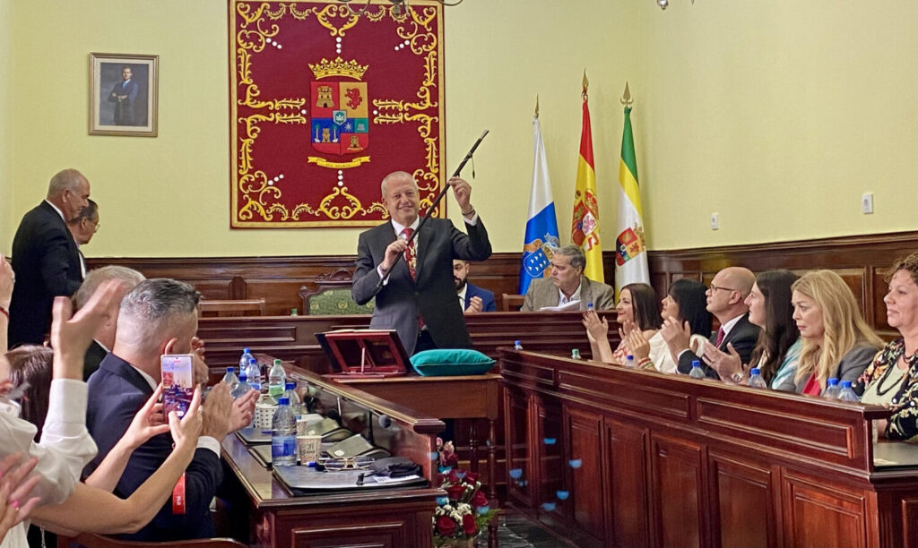 José Agustín Arencibia asume el bastón de mando de la Alcaldía de Teror / PSOE Gran Canaria 