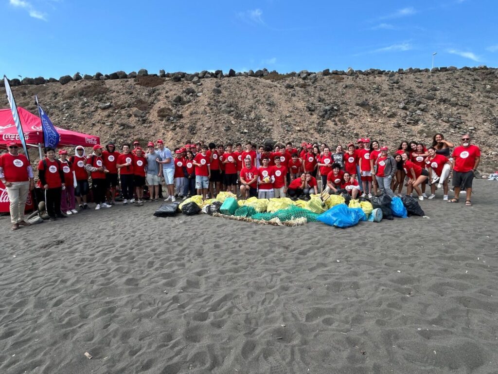 Una limpieza de la playa teldense de Bocabarranco consigue recoger 165 kilos de residuos