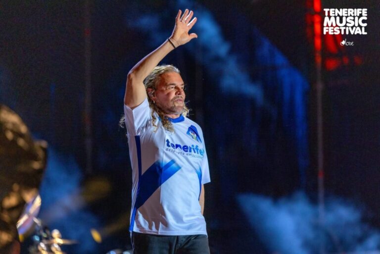 El público vibra con Maná en Tenerife y Lanzarote