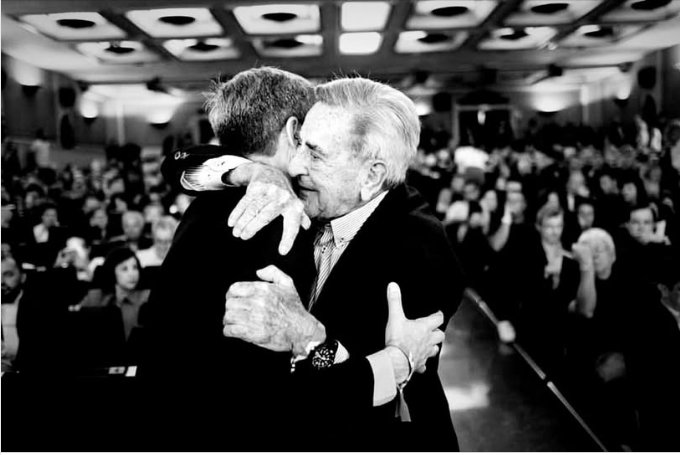 Fotografía compartida por CC Santa Cruz de Tenerife en X para recordar a Manuel Hermoso