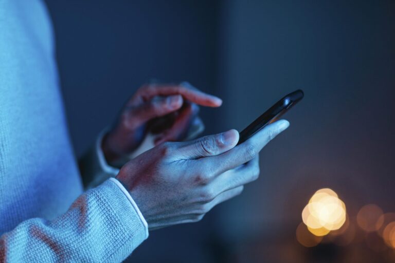 Crece la digitalización entre los mayores en España