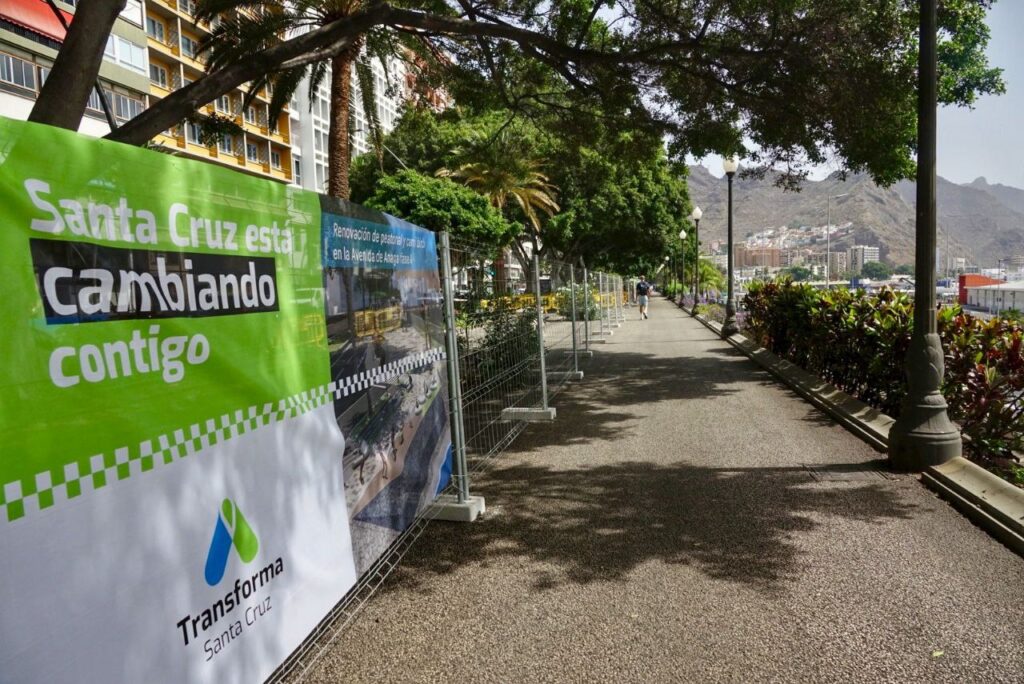 Imagen del inicio de las obras en la zona peatonal de la Avenida de Anaga, en Santa Cruz de Tenerife 