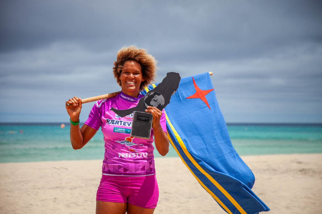 Sarah-Quita Offringa gana en Fuerteventura y alcanza su 26º título mundial de windsurf