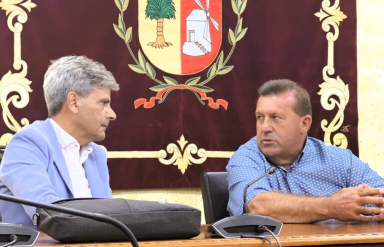 Los vecinos de Antigua siguen luchando contra la instalación de una antena de telecomunicaciones